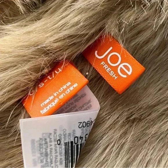 Joe Fresh faux fur teddy scarf - Picture 5 of 5